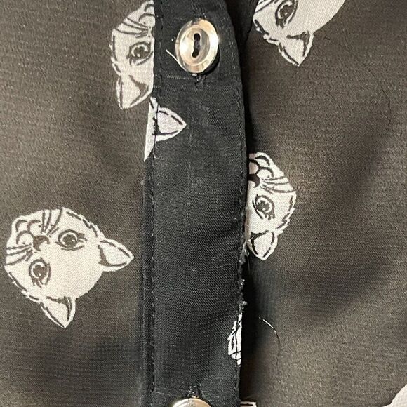 No Boundaries Cat Sheer Button Up Sleeveless BlouseLarge 11/13 - Picture 7 of 12